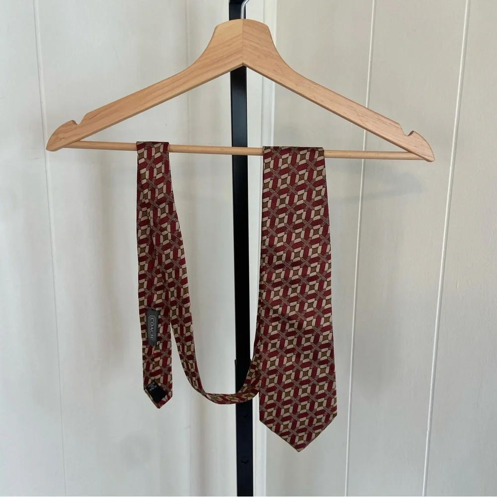 Coach 100% Italian Silk Handmade Italy Red Geometric Tie Men 56” Long 3.75” Wide - Picture 2 of 7